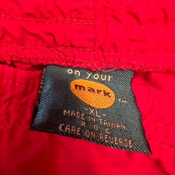 Vintage Men’s On Your Mark nylon pocket shorts. Size XL. - Picture 5 of 8